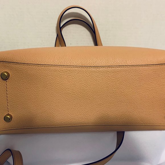 Coach - Picture 8 of 9